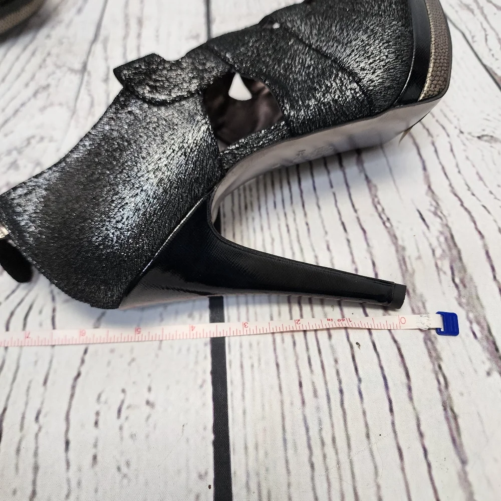 Isola Dallan Metallic Black Silver Platform Leather Heels‎ Size 9